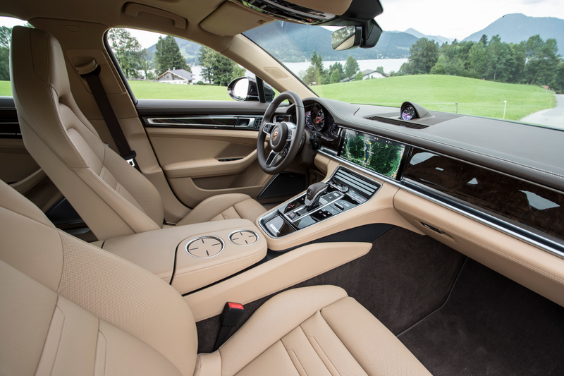 Illustration for article titled The 2017 Porsche Panamera Isn't Hardcore Enough To Buy Just Yet